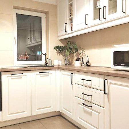 Cosy Boutique 61 Sqm Apartment - Private Parking - Ten Blocks Residence 布加勒斯特 外观 照片