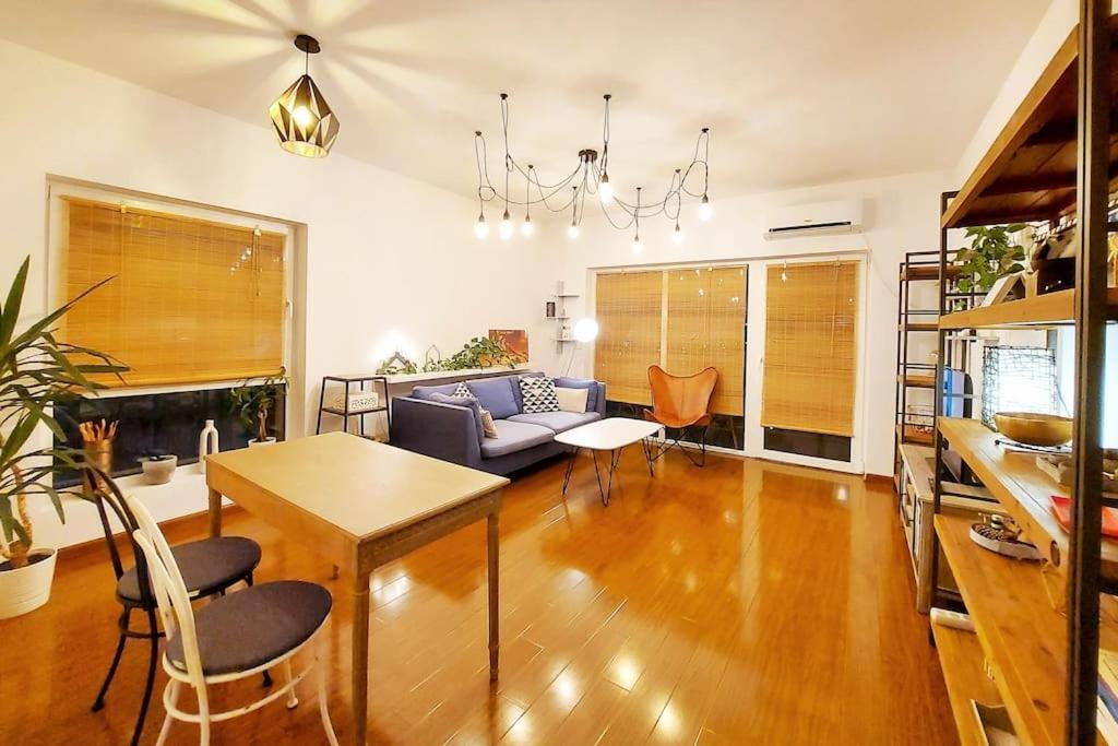 Cosy Boutique 61 Sqm Apartment - Private Parking - Ten Blocks Residence 布加勒斯特 外观 照片