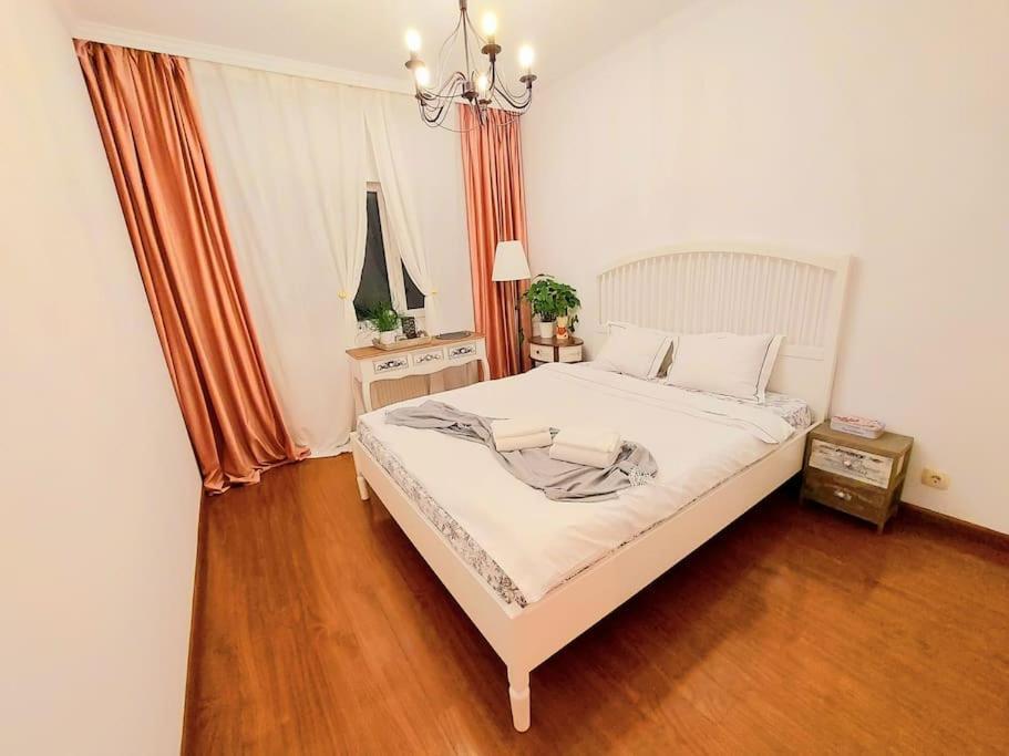Cosy Boutique 61 Sqm Apartment - Private Parking - Ten Blocks Residence 布加勒斯特 外观 照片
